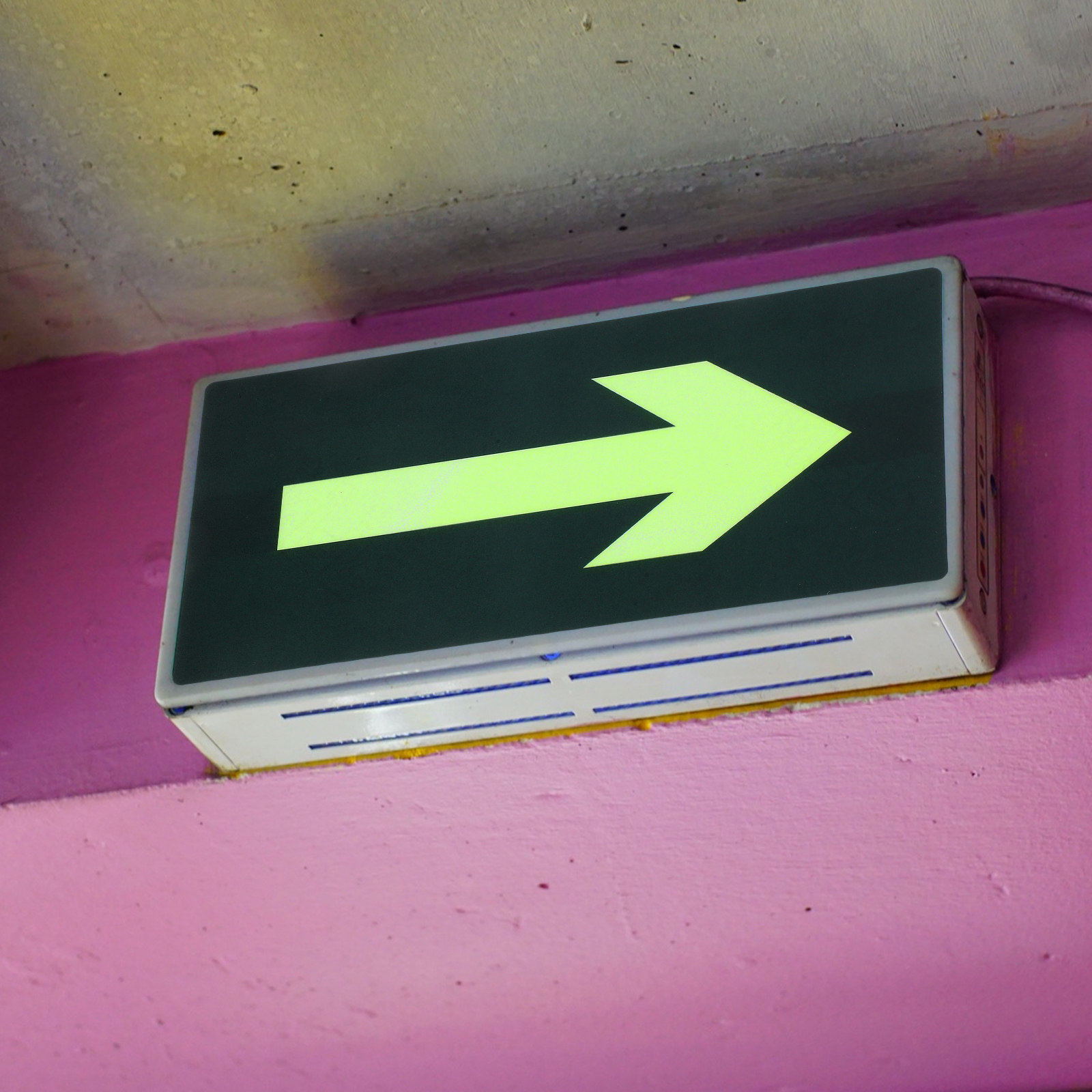 8Pcs Fire Evacuation Arrow Sti - Emergency Exit Sign 리뷰 및 가격